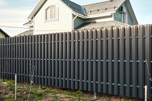 Заборы в Южно-Сахалинске и Сахалинской области
